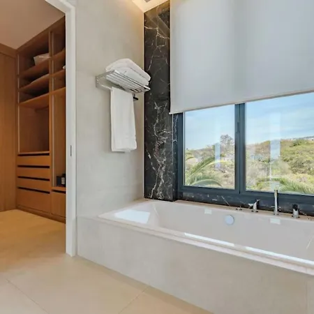 Private Garden Apartment
