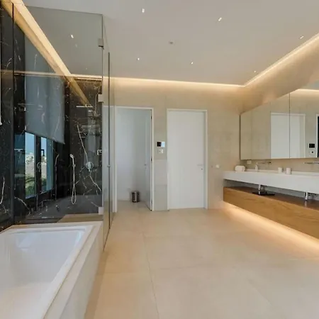 Private Garden Apartment *