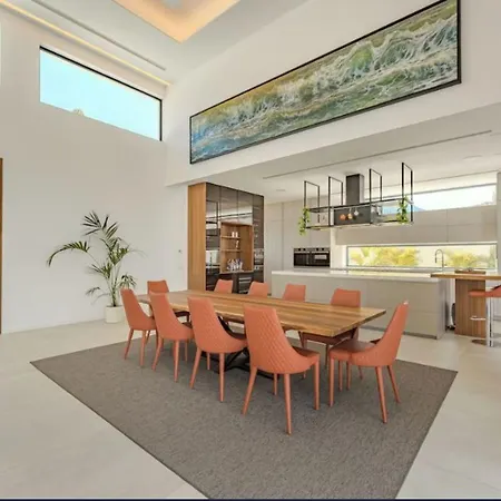 Private Garden Apartment *